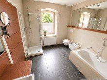 Badezimmer Traumwohnung in historischer Wasserm�hle mit Flair